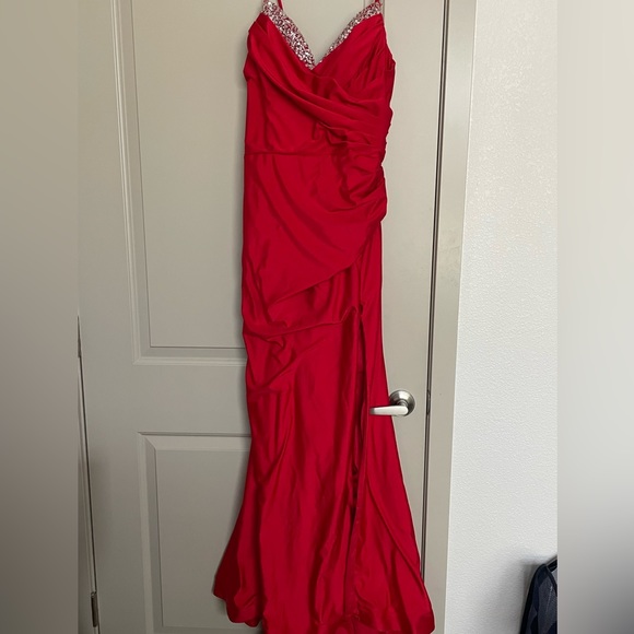 Prom dress - Picture 1 of 2
